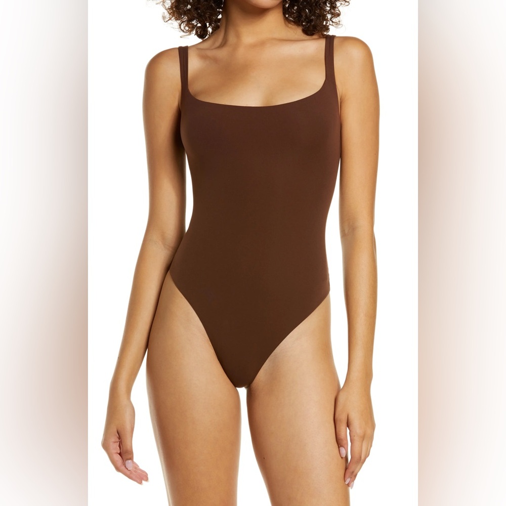 SKIMS Fits Everybody Square Neck Sleeveless Bodysuit